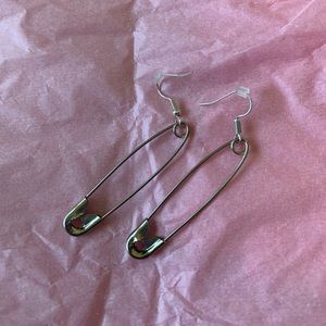 Silver safety pin earrings 🧷